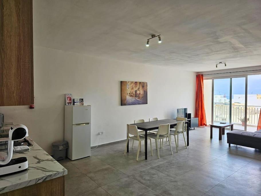 Apartment 3 Bedroom St Pauls Bay